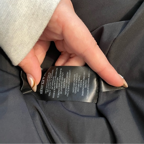 Urban Outfitters Corrine Puffer Vest - Picture 6 of 7